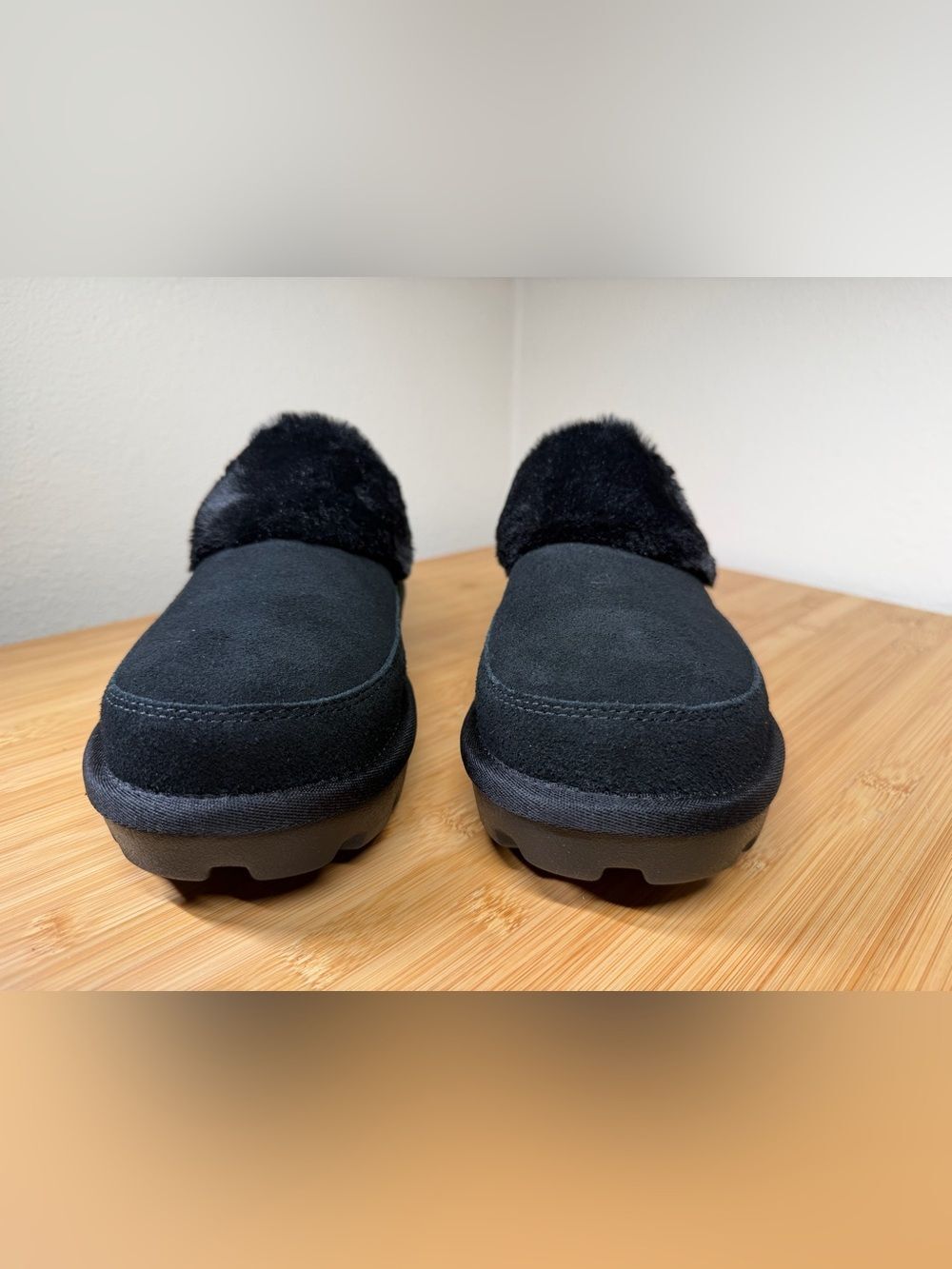 UGG Koolaburra Women’s Black Tizzey Sherpa-lined Faux-Fur Slip-On Mule Sz 10 NIB - Picture 3 of 9